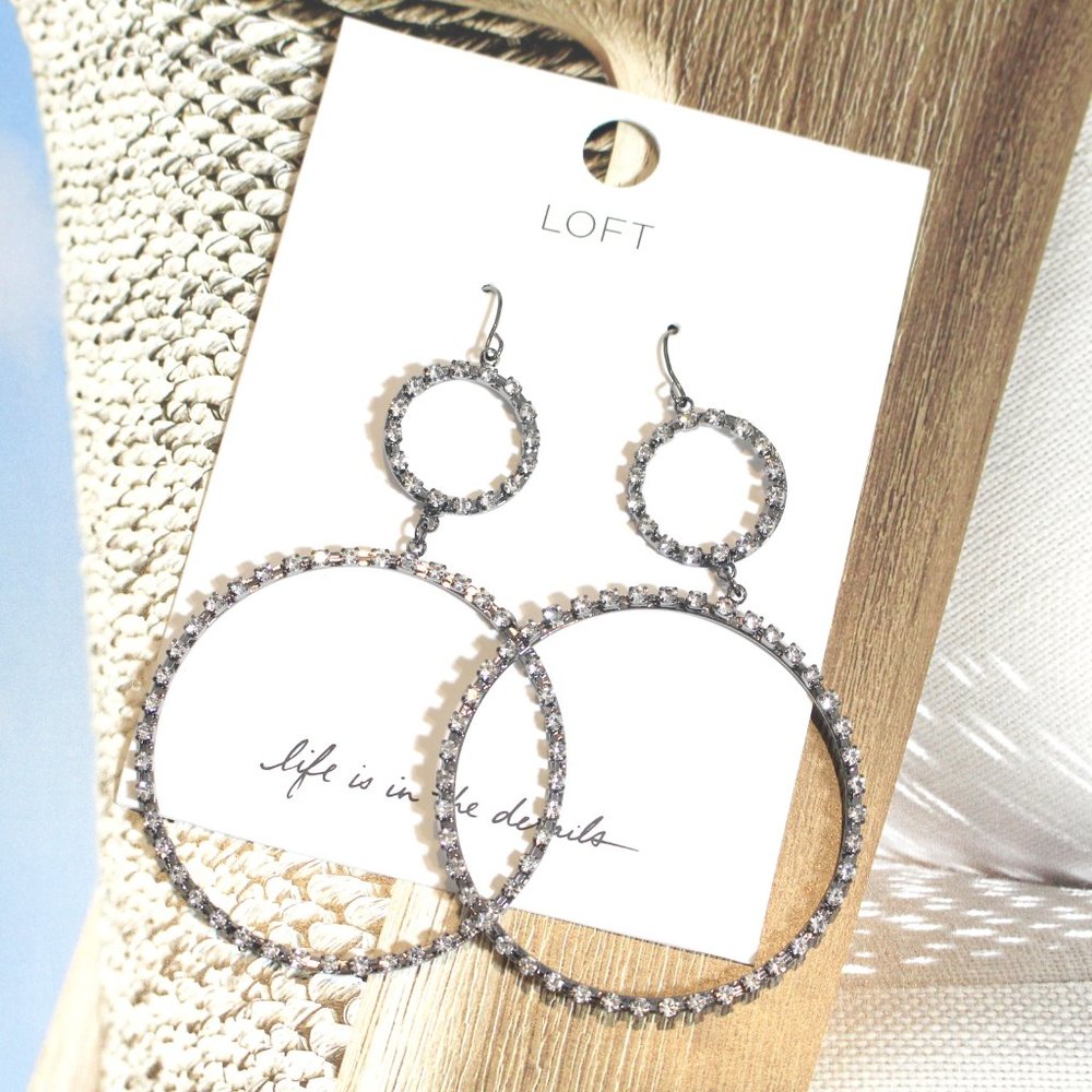 🌷🌼🌸 Ann Taylor Loft Gunmetal Crystal Embellished Circle Stud Drop Earrings🌸